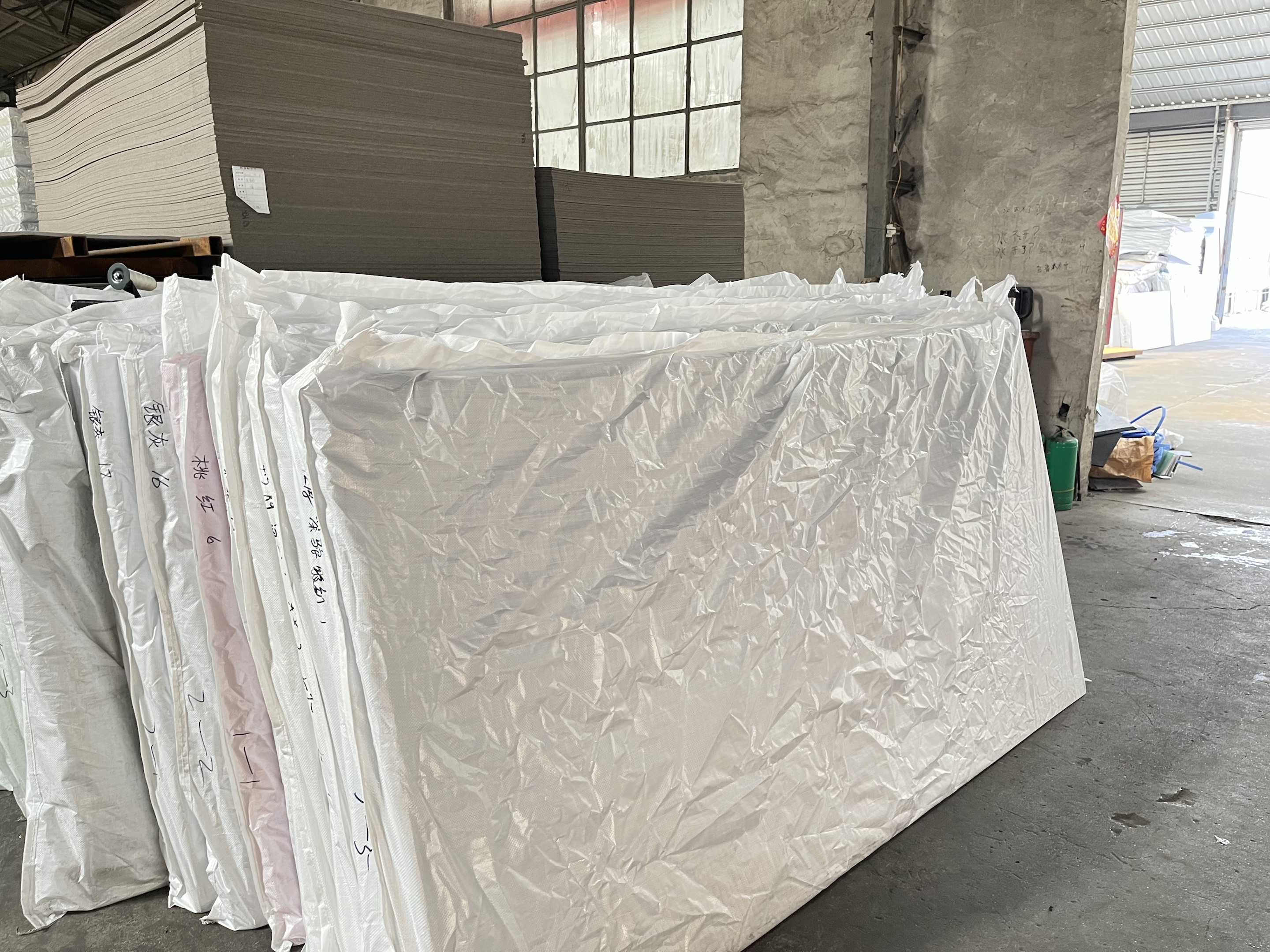 98cd3d74-52fb-4b5e-bed7-c83e5142ccfc.jpg 聚酯纖維吸音板